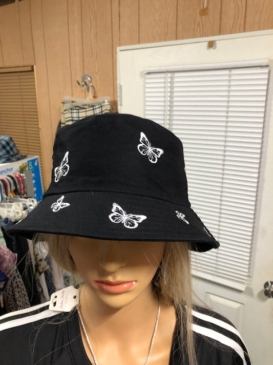 Ebroidered Reversiable Butterfly Hat Color Blk.