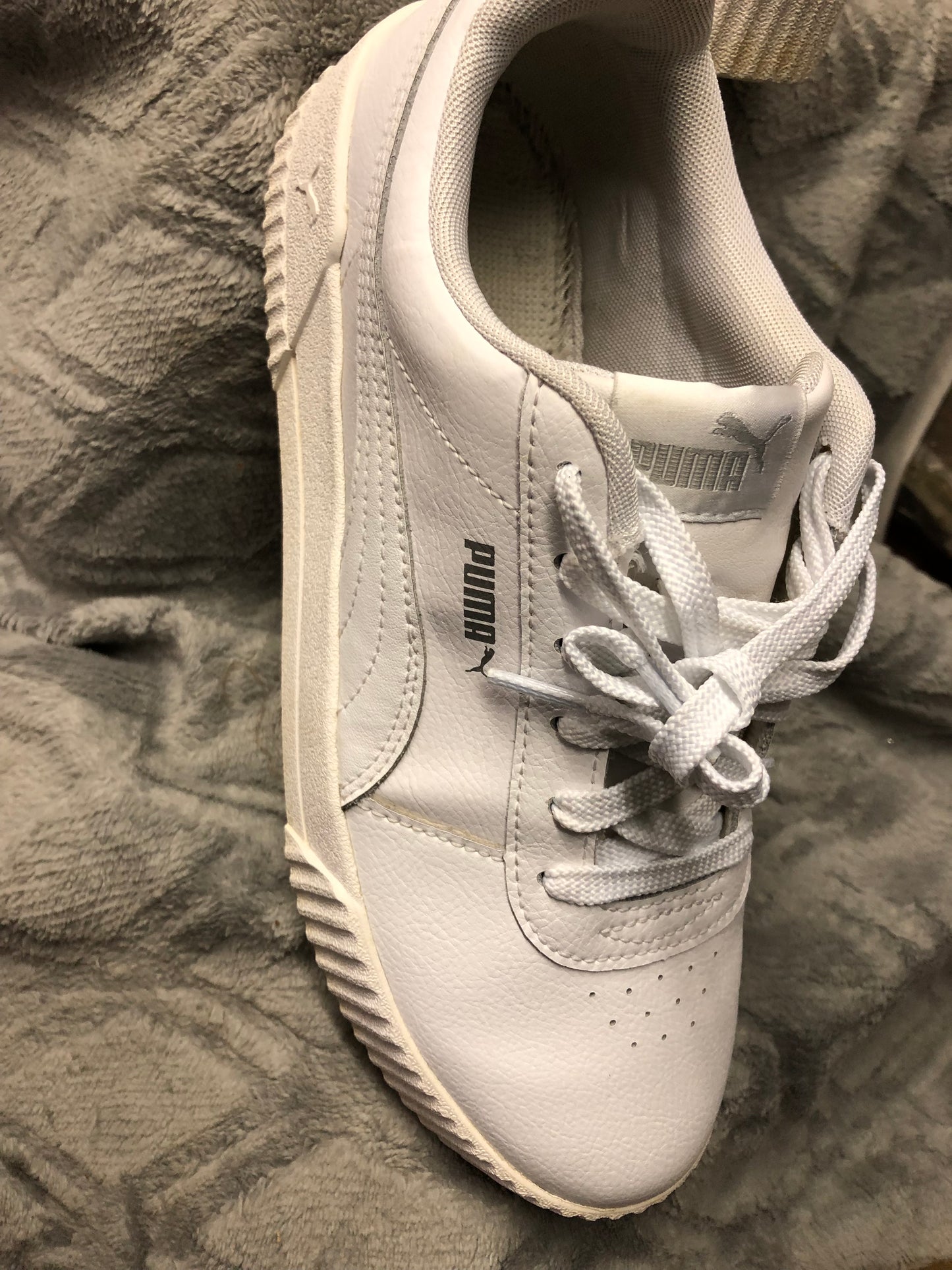 Woman All White Leather Puma Sneakers Size 10