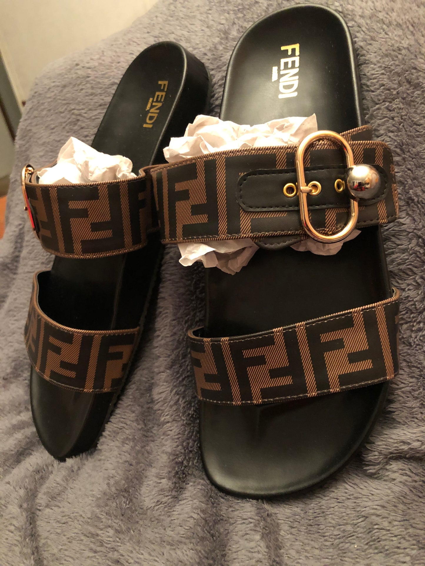 Woman FF Slides Size 9