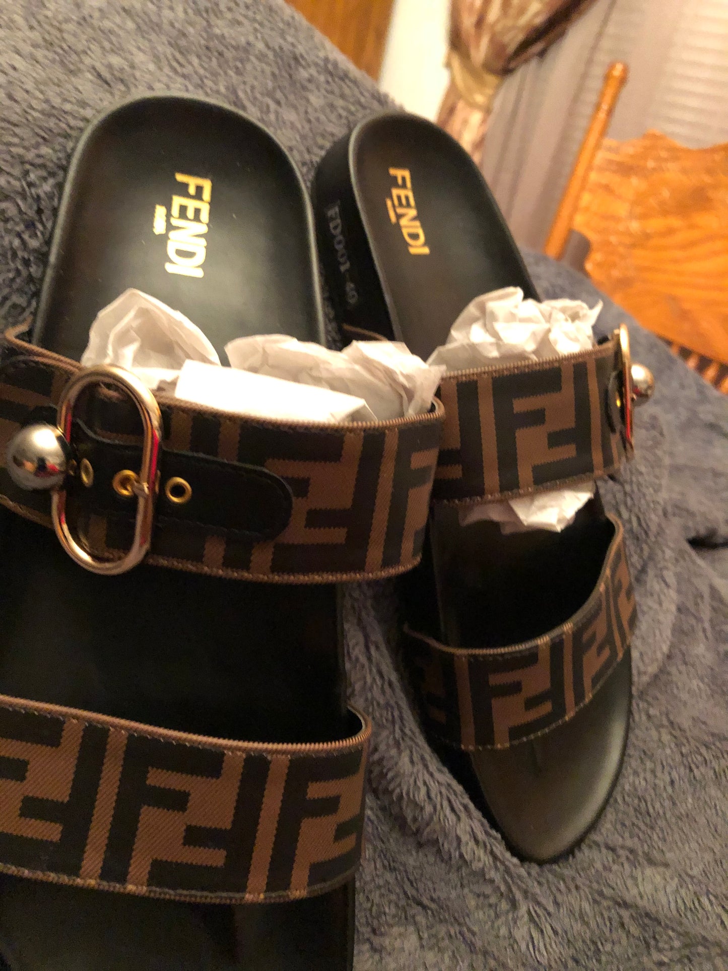 Woman FF Slides Size 9